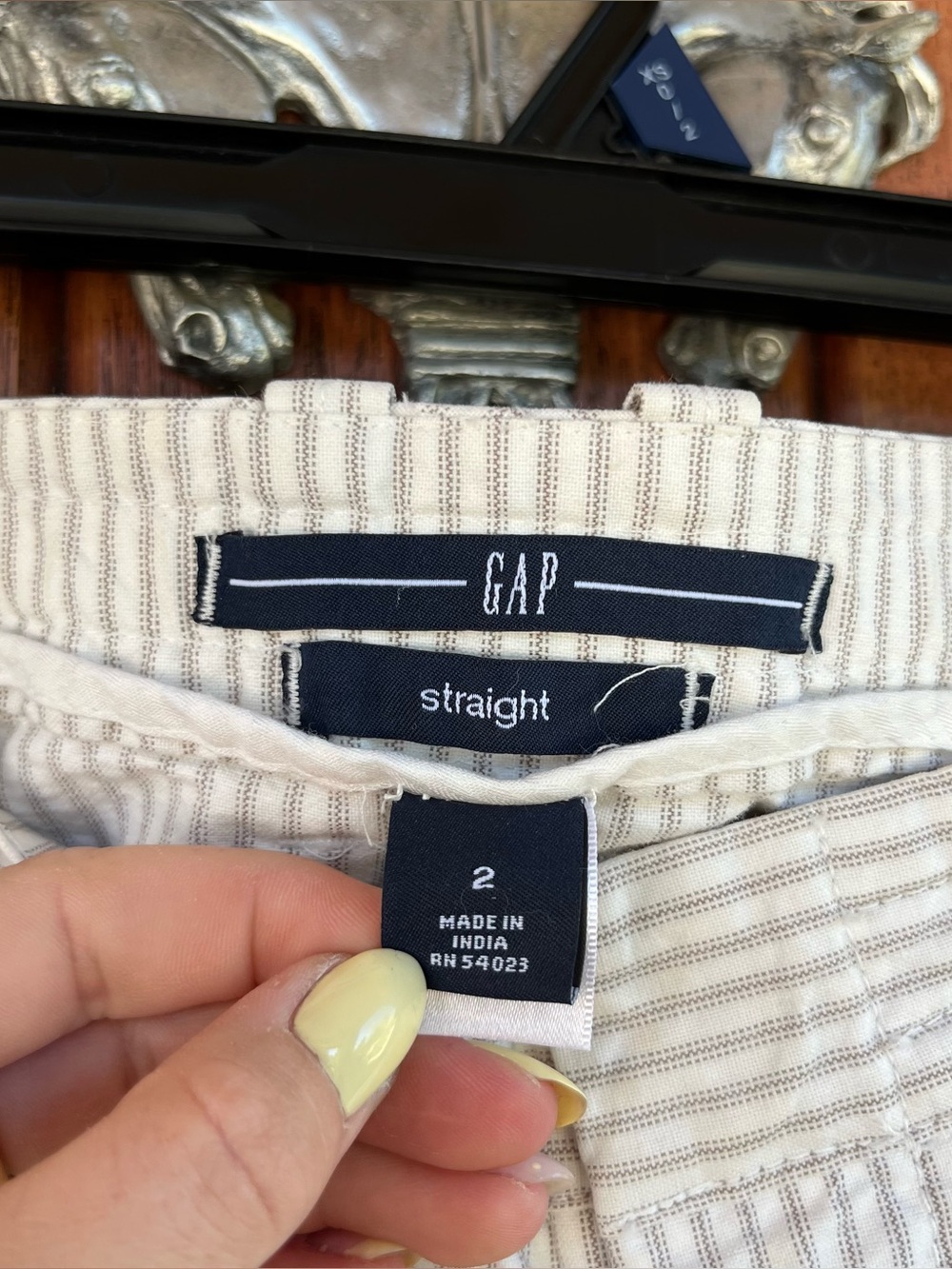 Women’s Gap Pants - Picture 4 of 9
